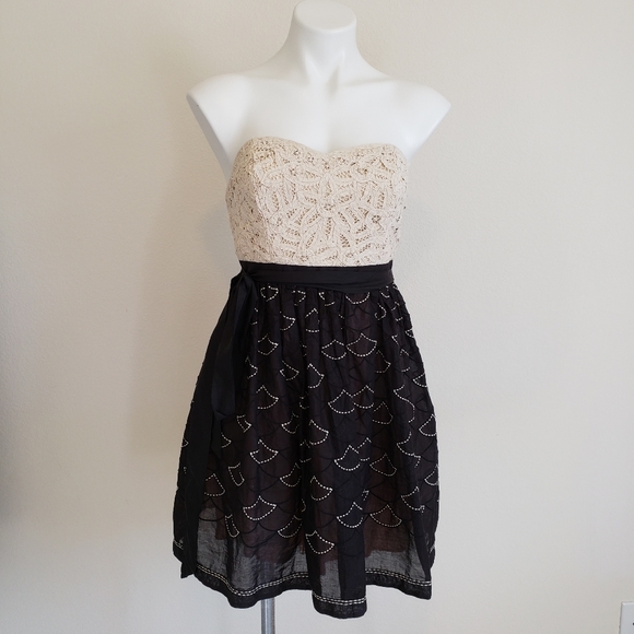 Anthropologie Dresses & Skirts - Anthro Meadow Rue Battenberg & Organdy Dress